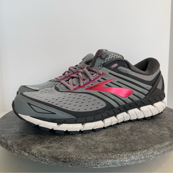 Brooks Ariel 18 Tennis Shoes Light Gray And Pink New
